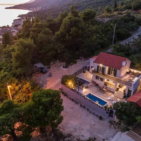 Unique Villa *