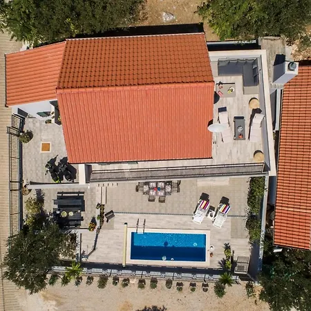 Unique Villa *